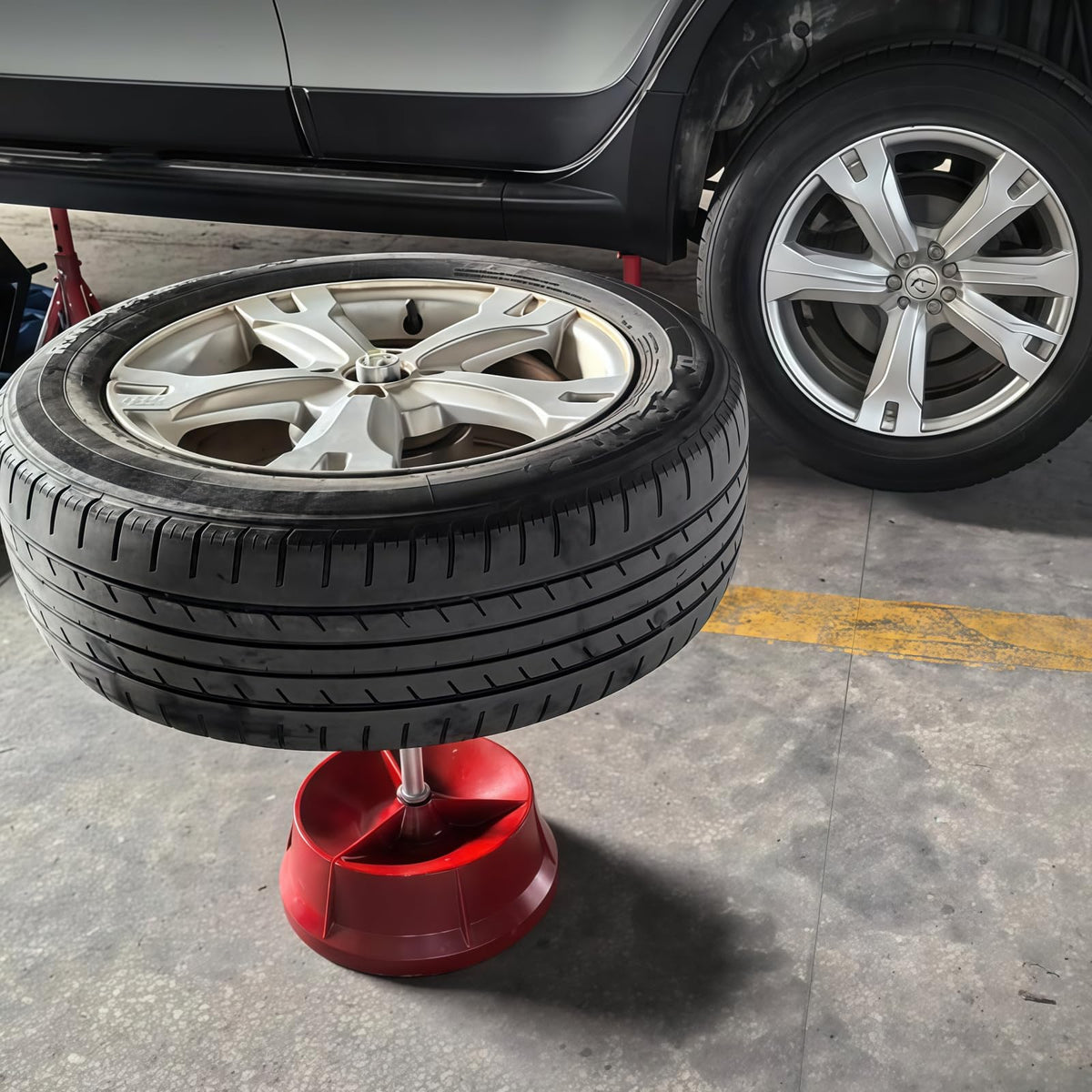 Portable Wheel Balancer for Cars and Light Trucks, Heavy Duty Hub Balancer with Bubble Level for Accurate Wheel Repair