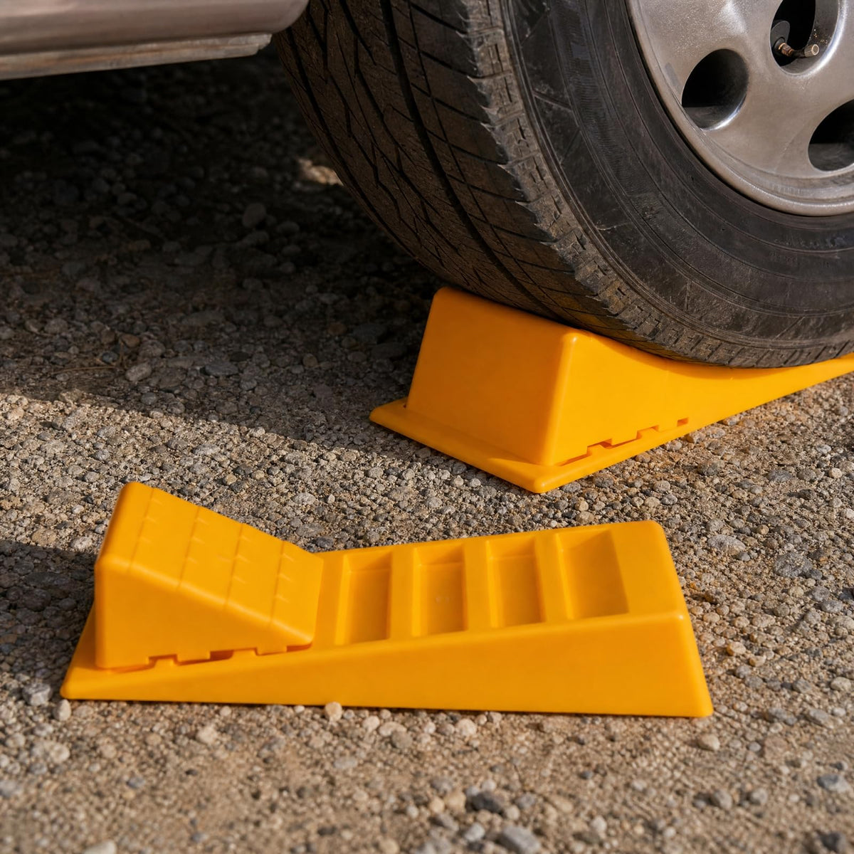 Almencla Chock Leveling Wedge Tire Stabilizer Pad for Trailer with Grip Ribs and Pp Material in 40 × 14 × 9 Cm Suitable for Driveway and Campsite Parking, with Storage Bag